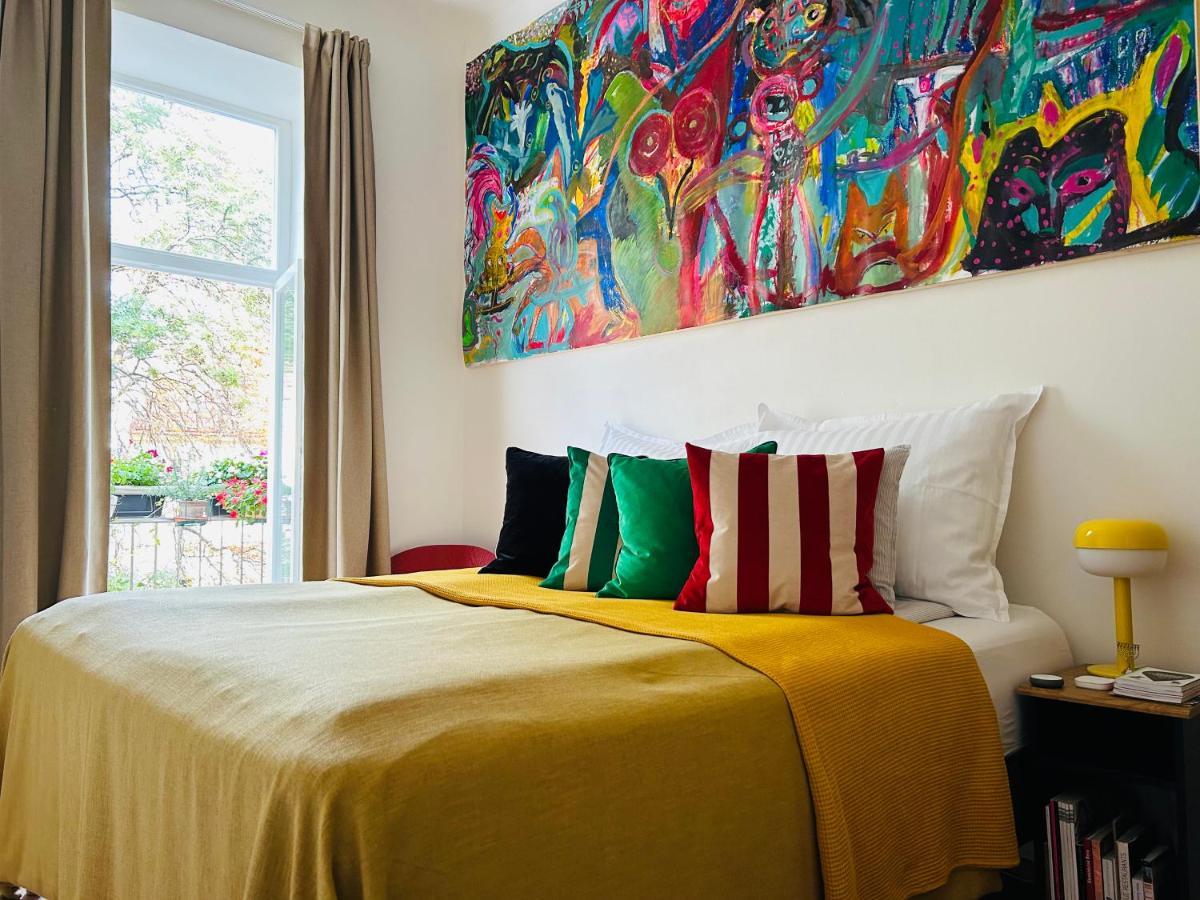 Green Balcony & King Size Bed Прага Екстериор снимка